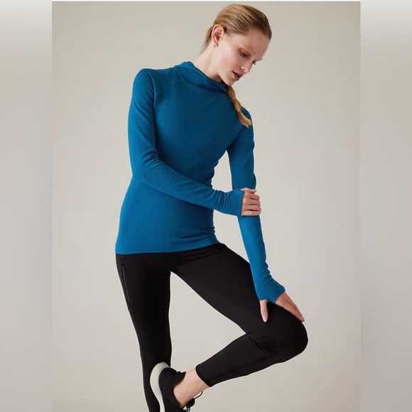 ATHLETA women’s size XS blue hooded training in cold weather layering top - Picture 1 of 13